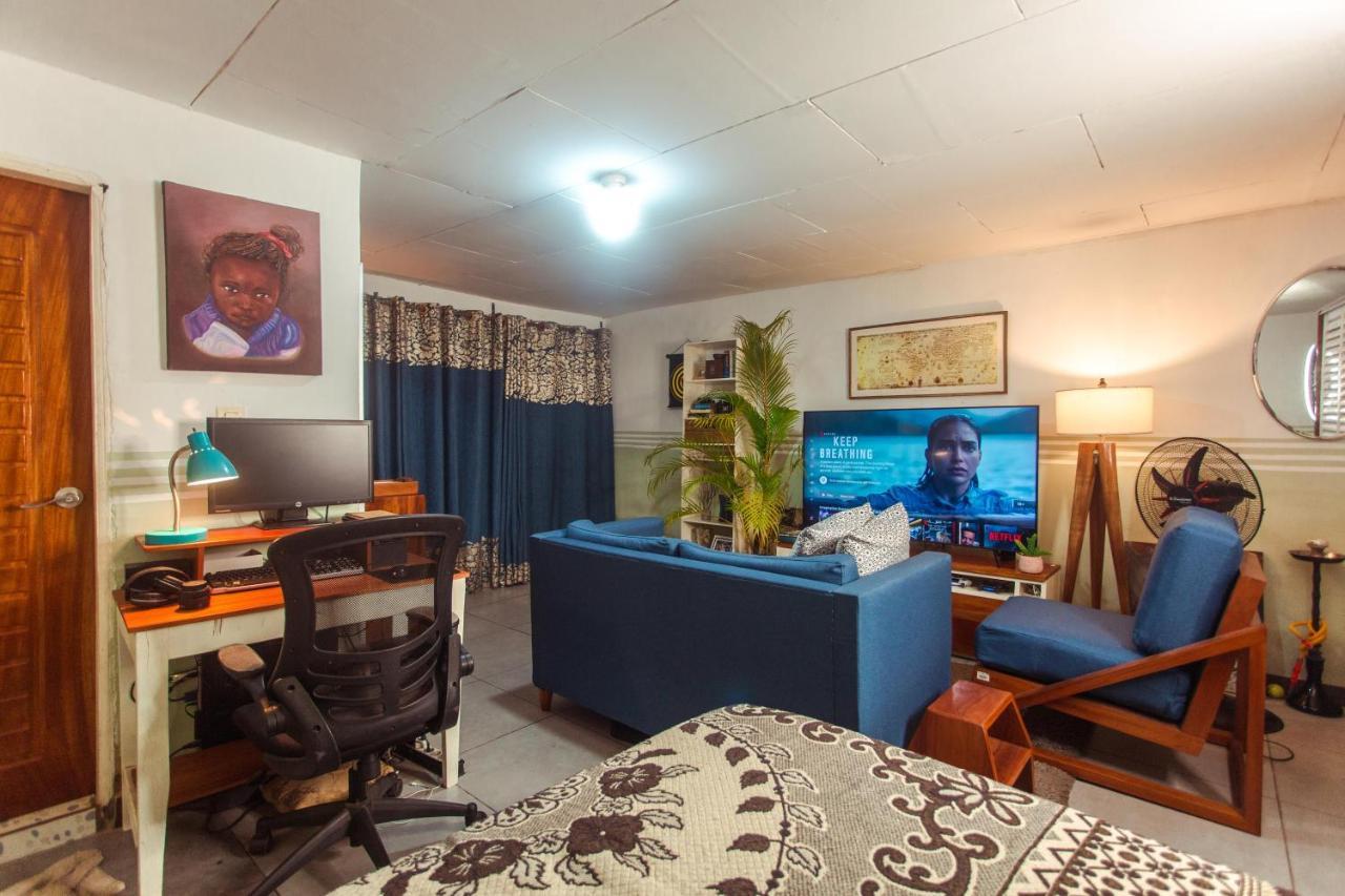 Palm Springs Bed & Breakfast Bed and Breakfast Limbe Buitenkant foto